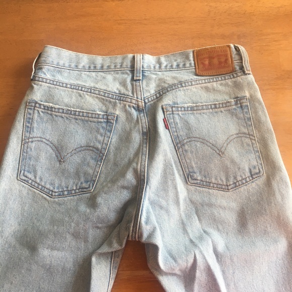 Ripped Levi Jeans (Light Blue) - Picture 5 of 7